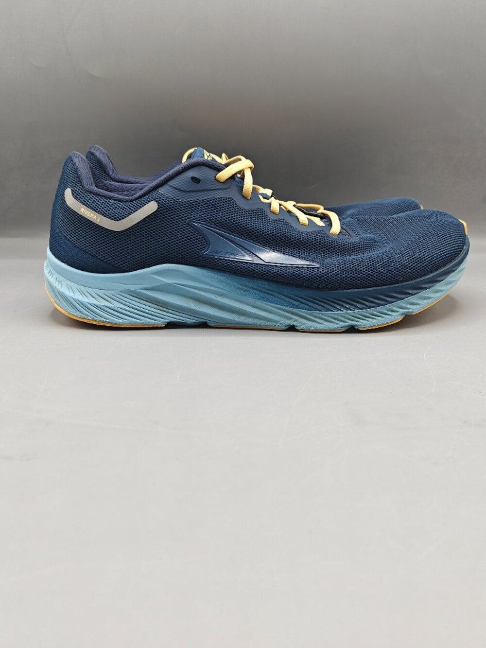 Altra Riviera 3 AL0A7R7N445 Blue Running Shoes Women's Size 10.5 US Pre-Owned